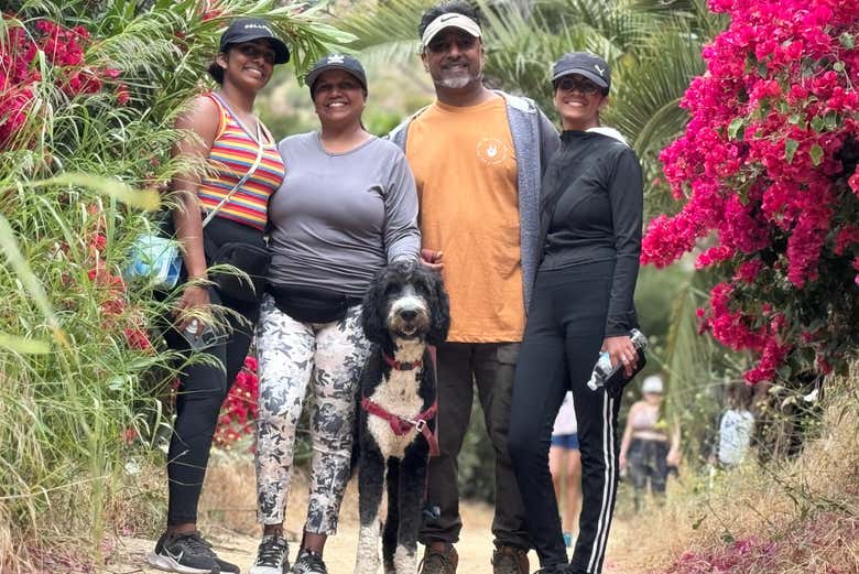 Una familia en los senderos de Los Ángeles