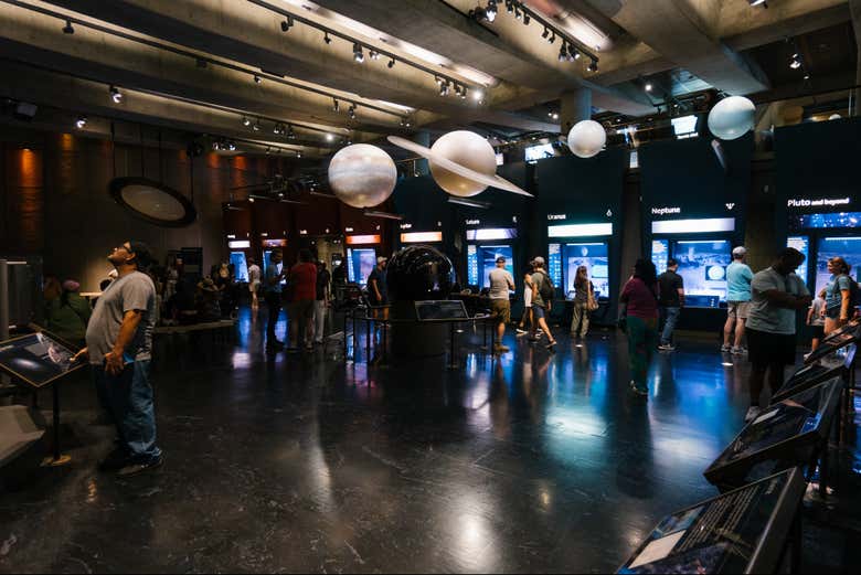 Visite as exposições dentro do Observatório