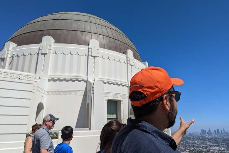 Grupo de turistas en la visita guiada por el Observatorio