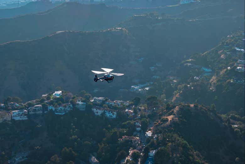 Solcando i cieli di Hollywood Hills