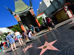 Estrellas frente al Teatro Chino