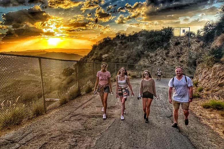 Ruta de senderismo al atardecer