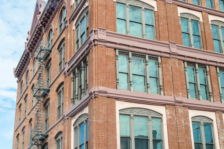 Un edificio de Old Bank District