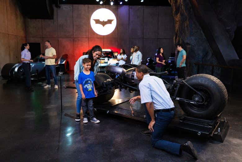 Admirez les véhicules de Batman