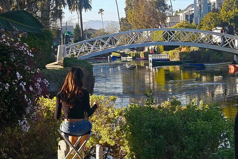 Contemplando los canales de Venice Beach