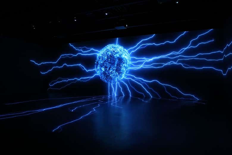 Una peculiar esfera con energía en ArtXSpace