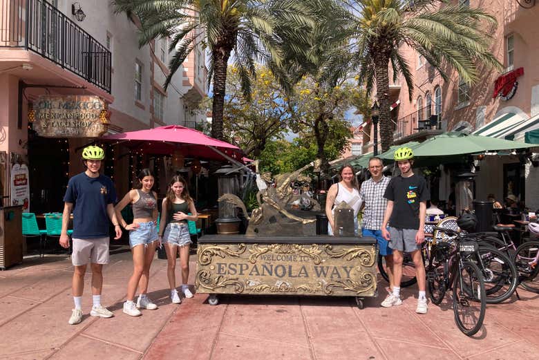 Preparados para empezar el tour en bici