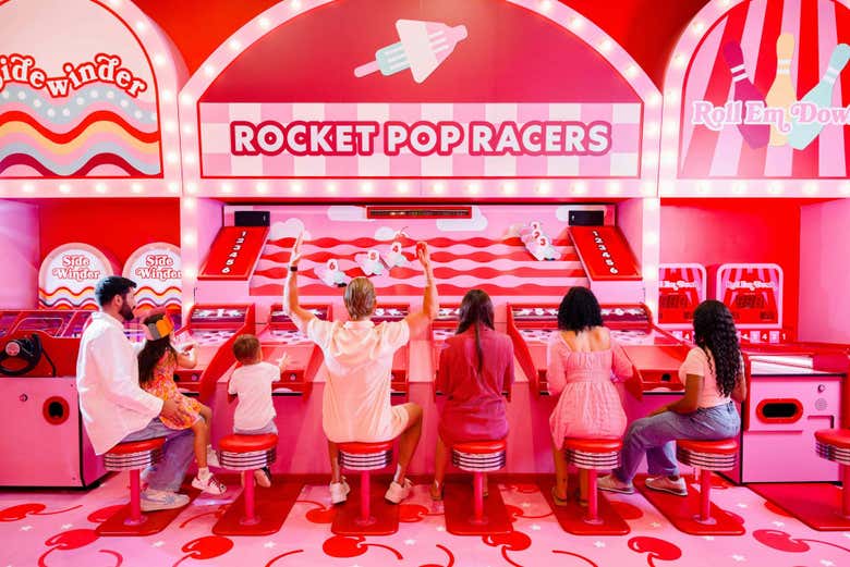 Jugando en una de las salas del Museo del Helado de Miami