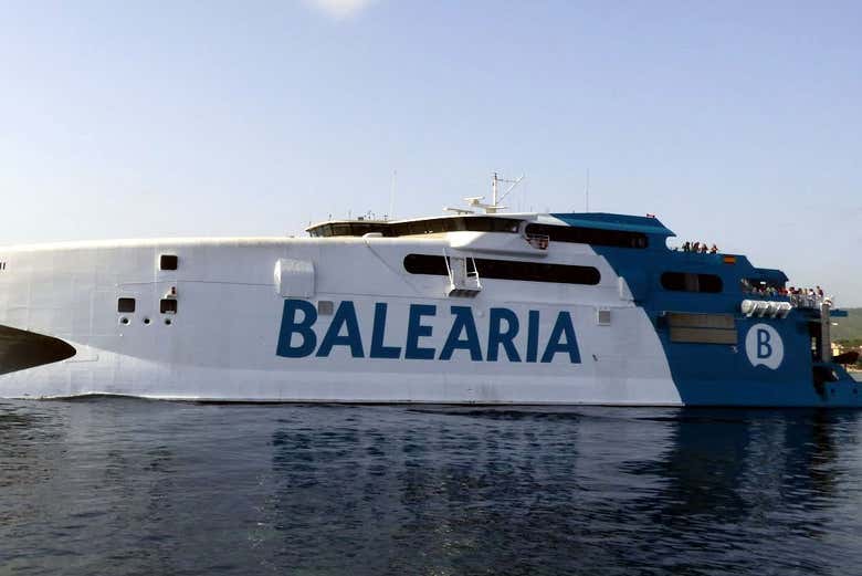 Voyagez aux Bahamas à bord d'un ferry tout confort