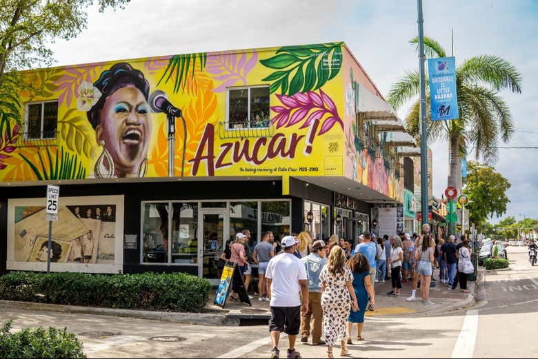 Mural de Celia Cruz en la Calle Ocho