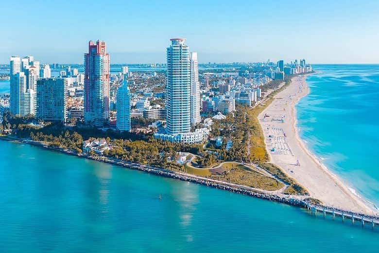 Miami y sus rascacielos desde el aire