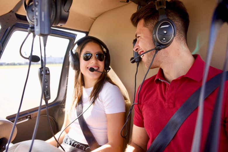 Una pareja en el helicóptero
