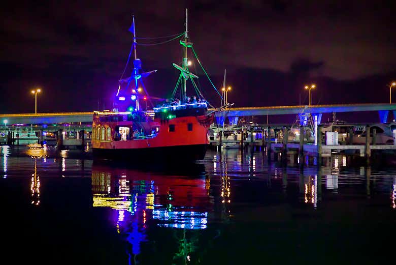 Bateau pirate de nuit