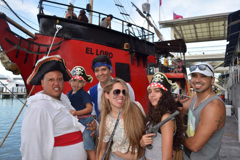 Sail on El Loro, Miami's only pirate ship