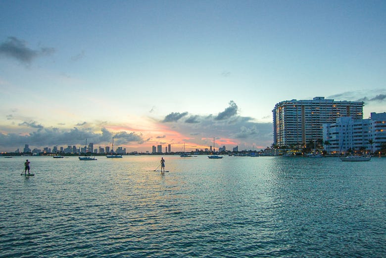 Remando pela costa de Miami