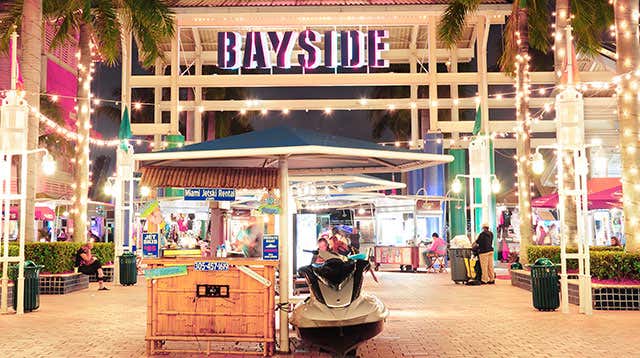 Bayside Marketplace - Centro comercial y de ocio en Miami