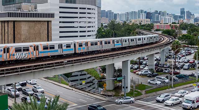 Miami Metrorail - Lines, schedule and prices Miami Metrorail - Lines, schedule and prices