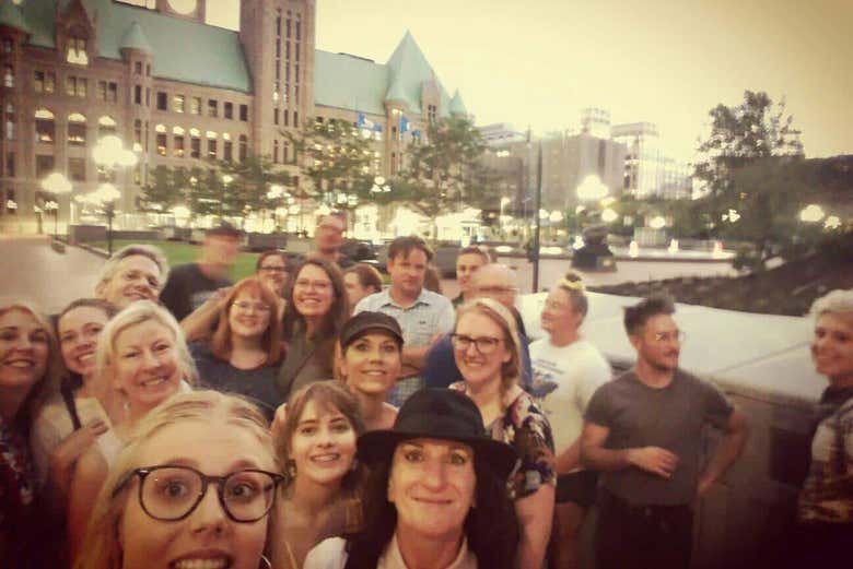 Foto ante el Ayuntamiento de Mineápolis