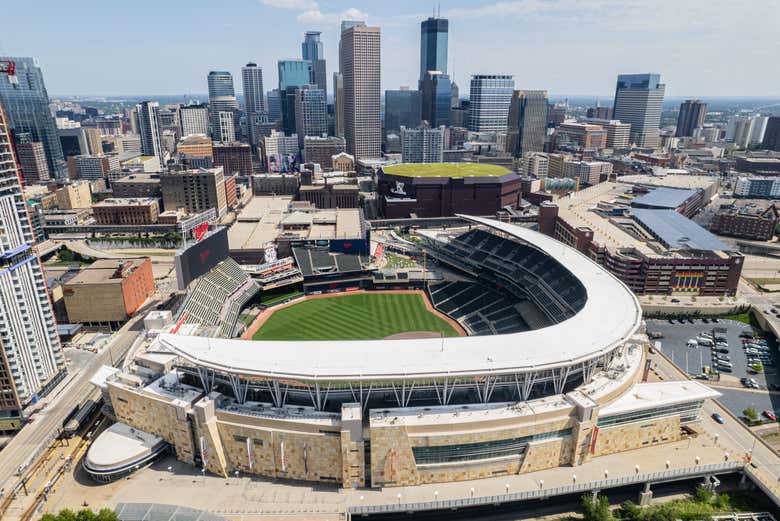 Panorámica de Target Field