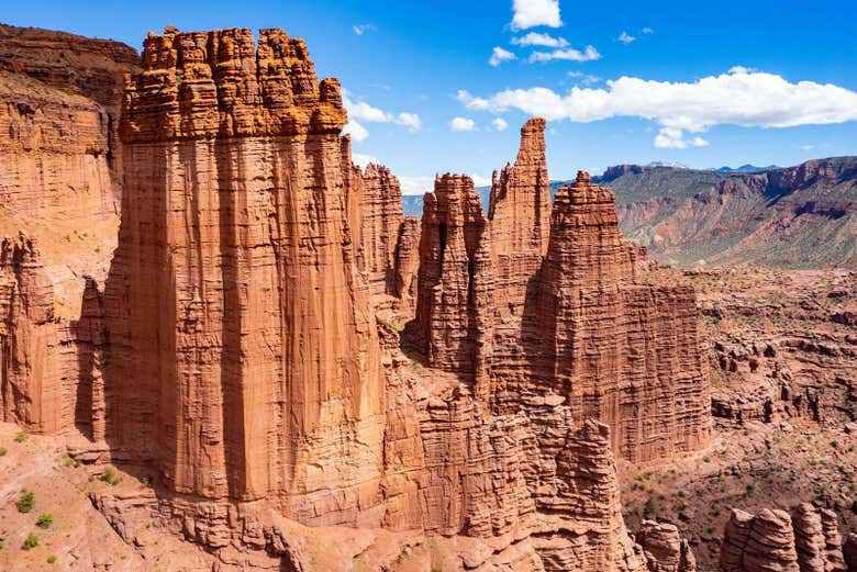 As icônicas Fisher Towers vistas do ar