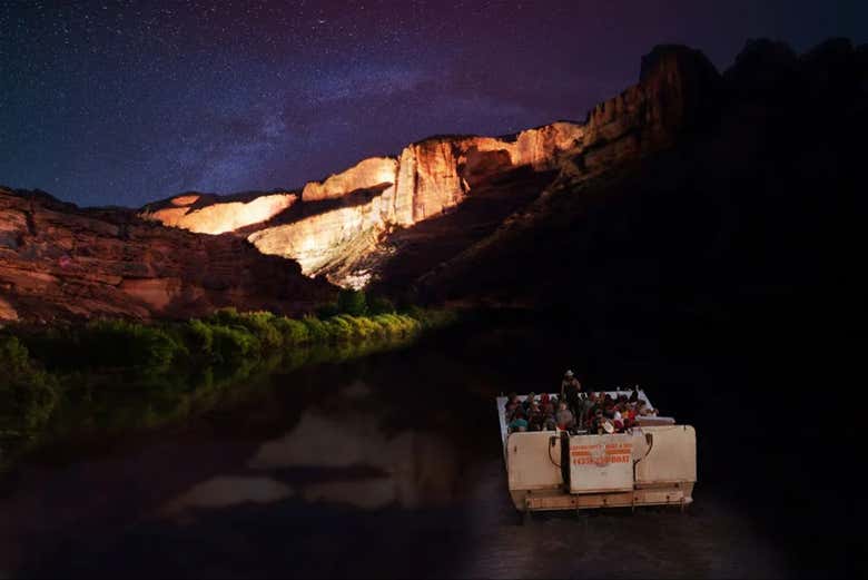 Surcando las aguas del río Colorado