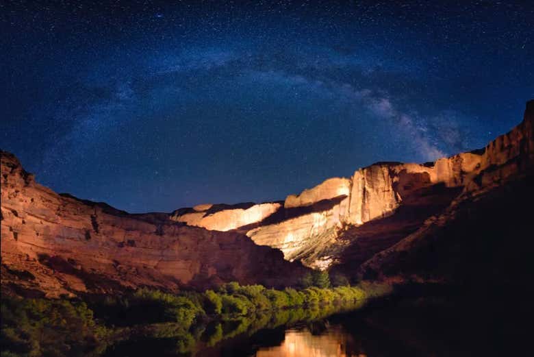 Observaremos las estrellas sobre el cañón del Colorado