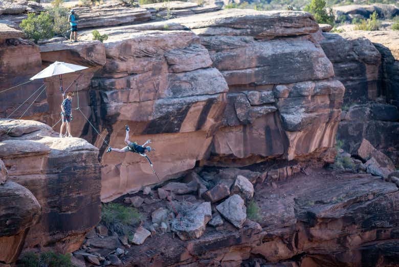 ¿Os atrevéis a hacer el salto de péndulo en Moab?