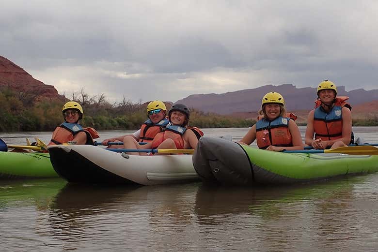 Trois kayaks sur le fleuve Colorado à Moab