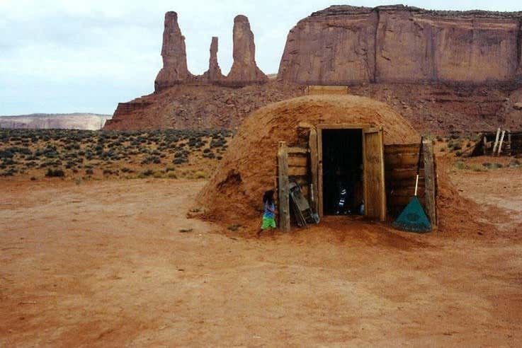 Un Hogan Navajo tradizionale