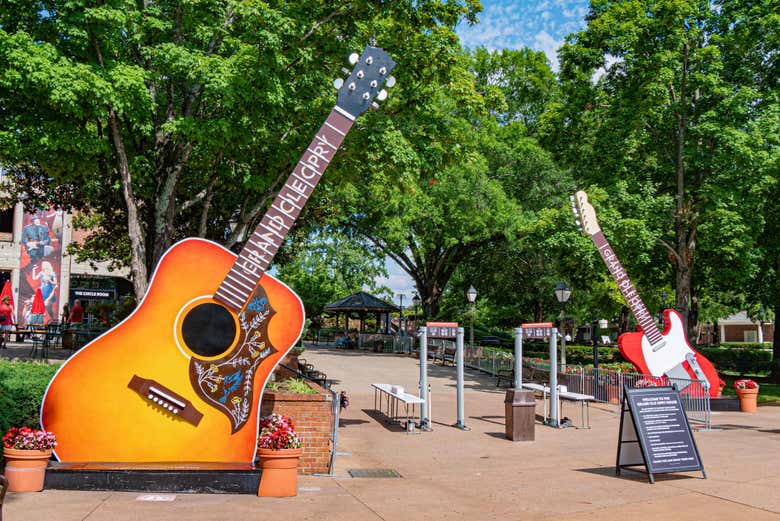 Você encontrará tributos à música por todas as partes