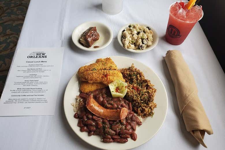 Você pode desfrutar de um delicioso almoço ou jantar
