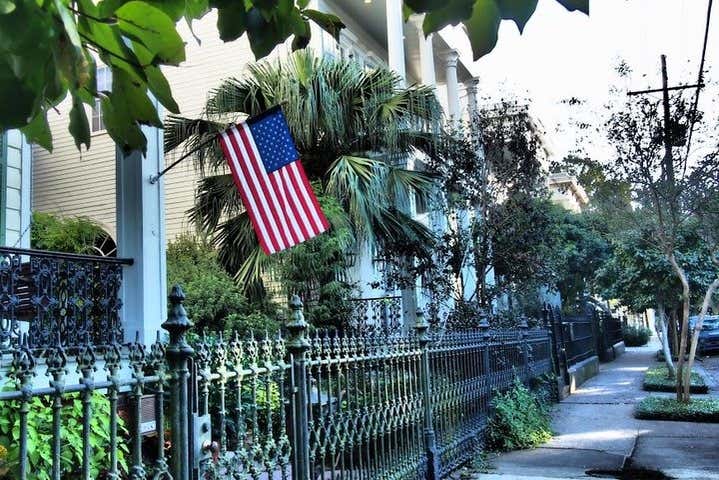Tour di Garden District