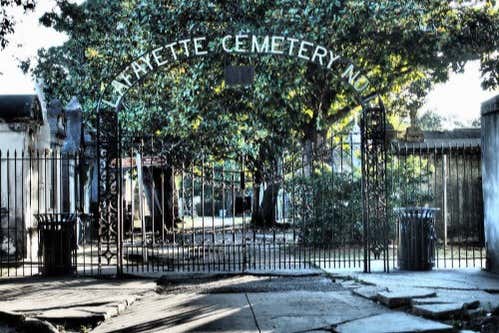 Tour del Cimitero Lafayette