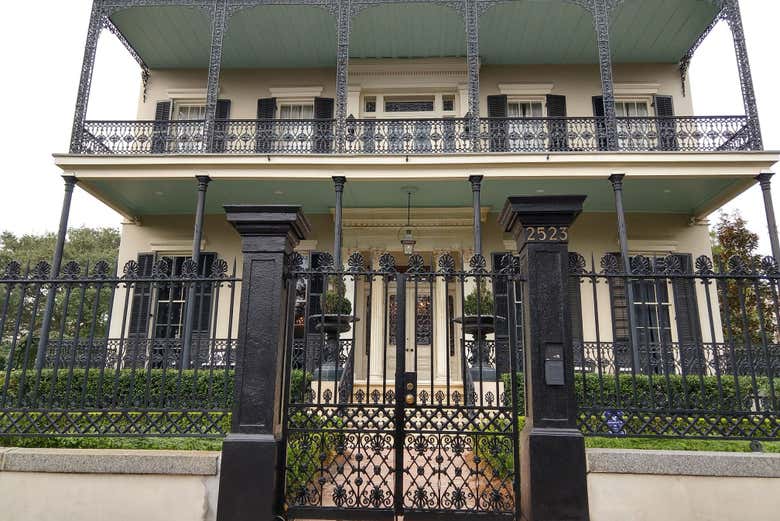Una de las típicas mansiones de Garden District