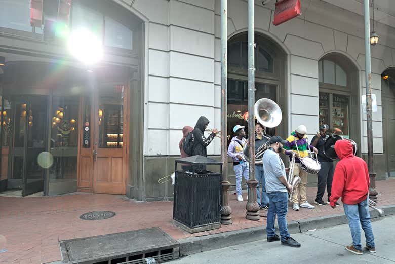 Músicos callejeros en Nueva Orleans