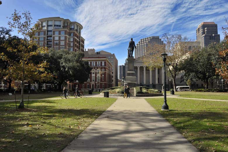 Estatua a Benjamin Franklin en la plaza Lafayette