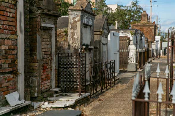 Visita guiada por el cementerio de San Luis