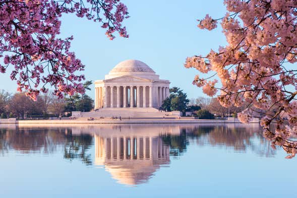 places to visit between philadelphia and washington dc