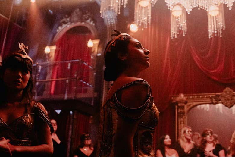 Una de las actrices durante el espectáculo
