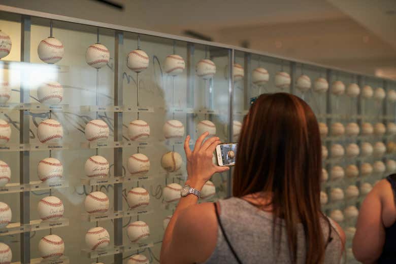 Fotografiando históricas bolas de béisbol