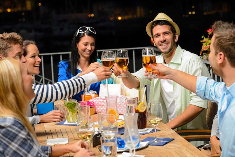 Toasting to an unforgettable bar crawl