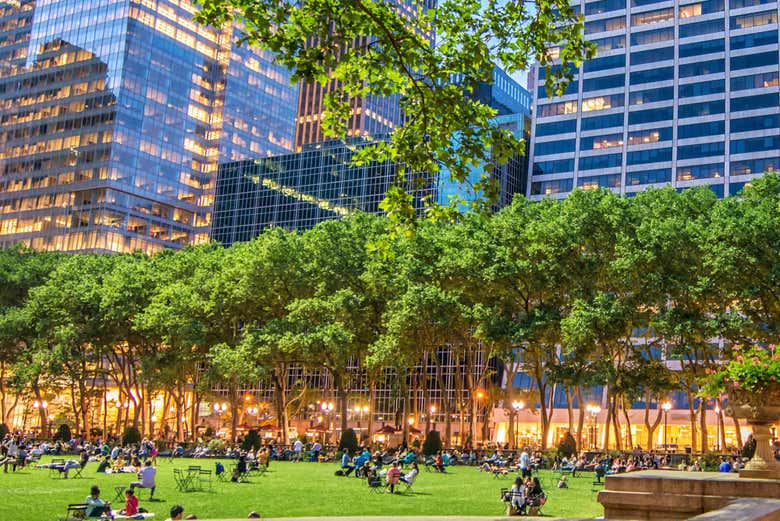 Bryant Park illuminato