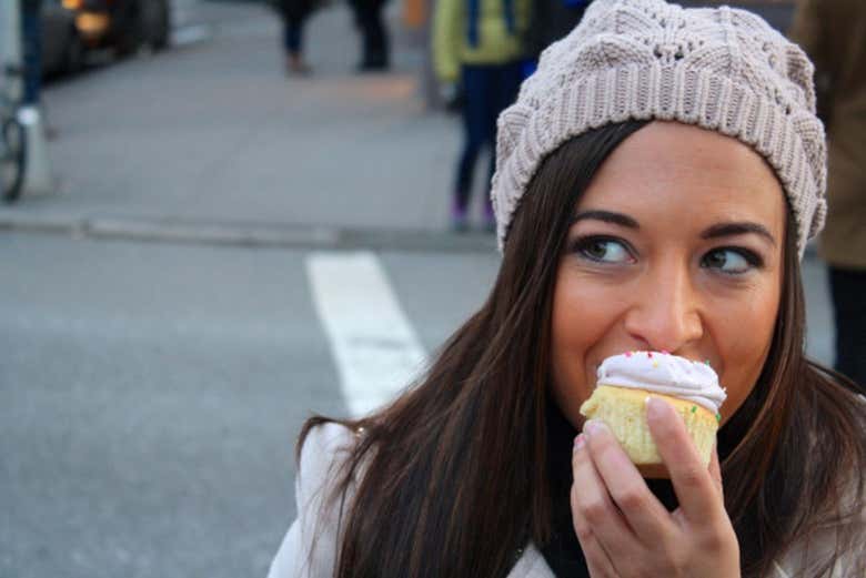 Disfrutando de los cupcakes de Magnolia Bakery