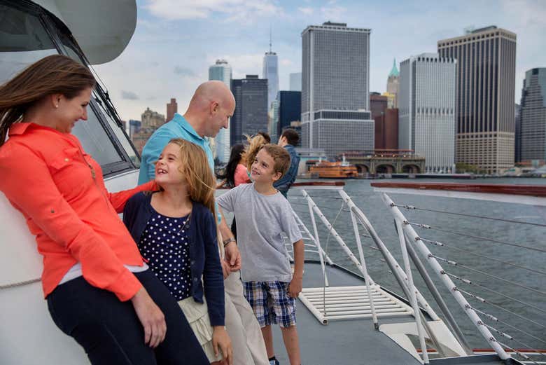 Hudson river sightseeing cruise 