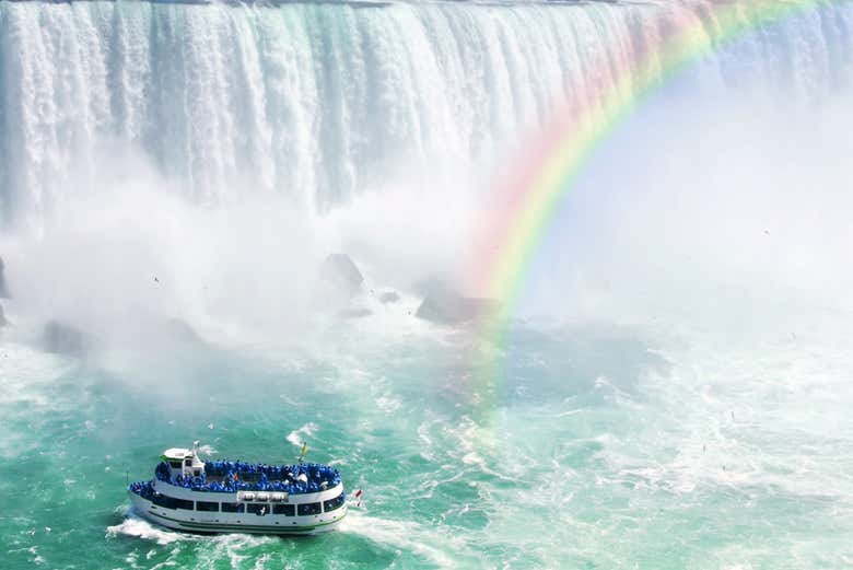 "Maid of the Mist" boat