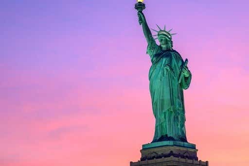 Estatua de la Libertad al atardecer
