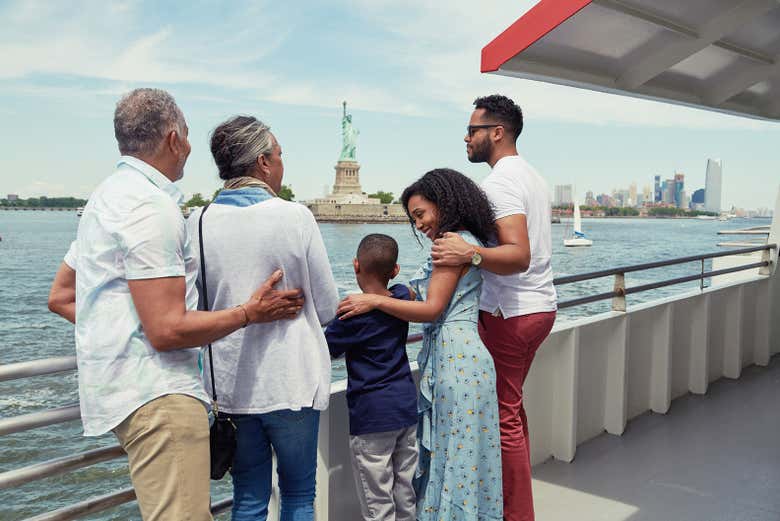 Contemplando la Estatua de la Libertad