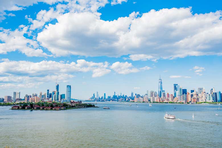 Ellis Island e lo skyline di New York