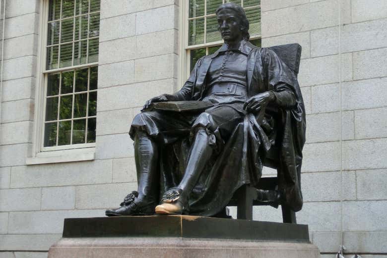 John Harvard statue