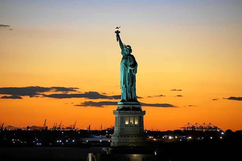 Los colores del ocaso en la Estatua de la Libertad